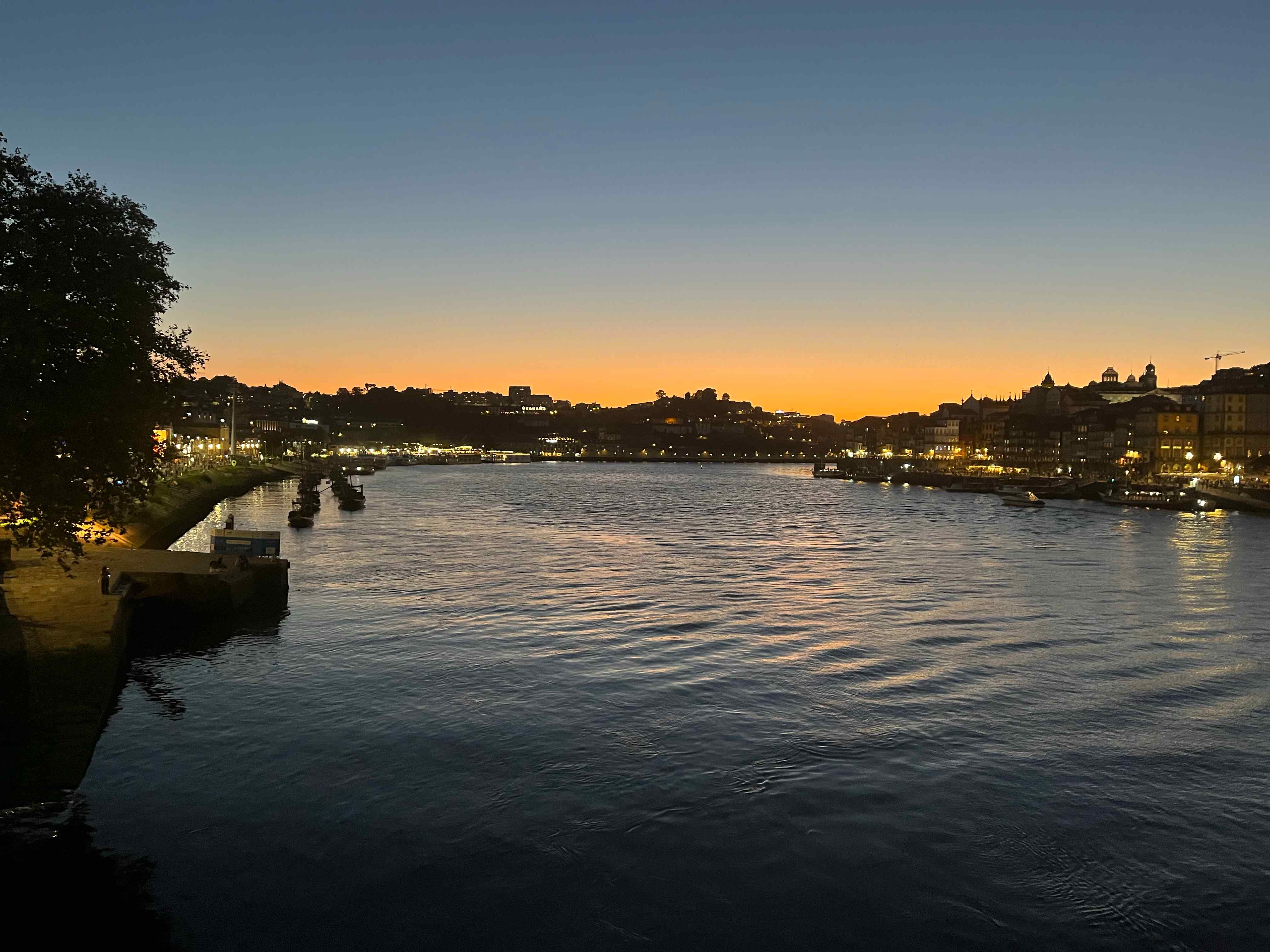 Porto Glows